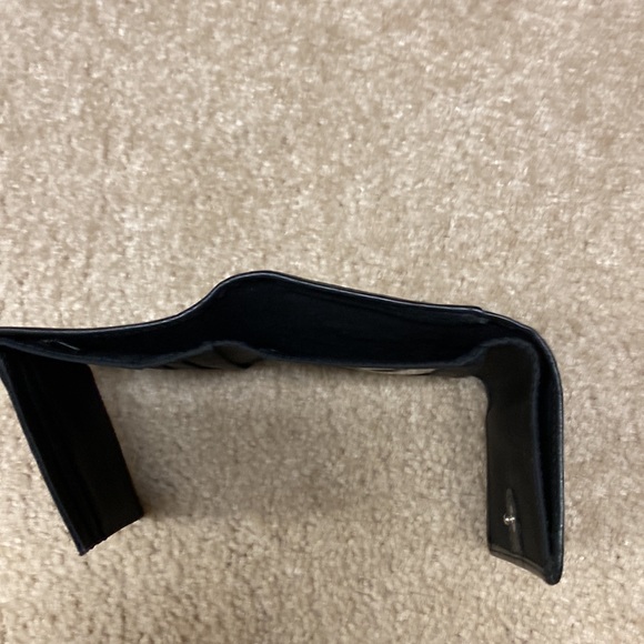 Fossil Black Leather Four-Fold Wallet NWOT - Picture 3 of 5